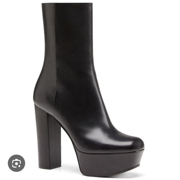 Gucci Shoes - Gucci // Claudie Runway Platform Bootie // Size 36.5